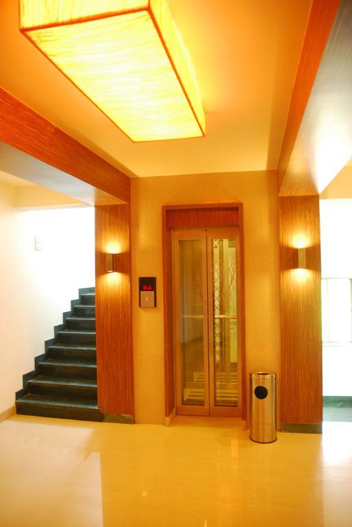 Hotel Mourya Residency Thane Exteriör bild