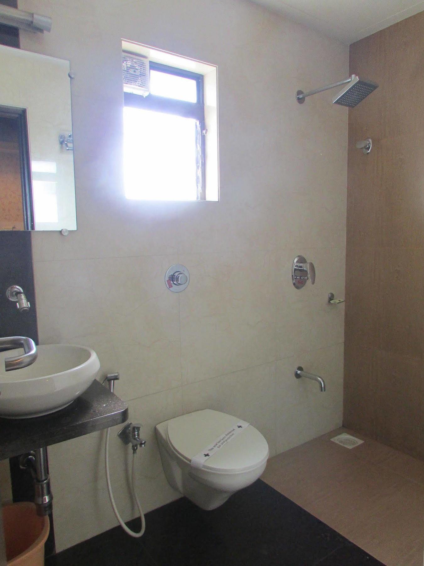 Hotel Mourya Residency Thane Exteriör bild