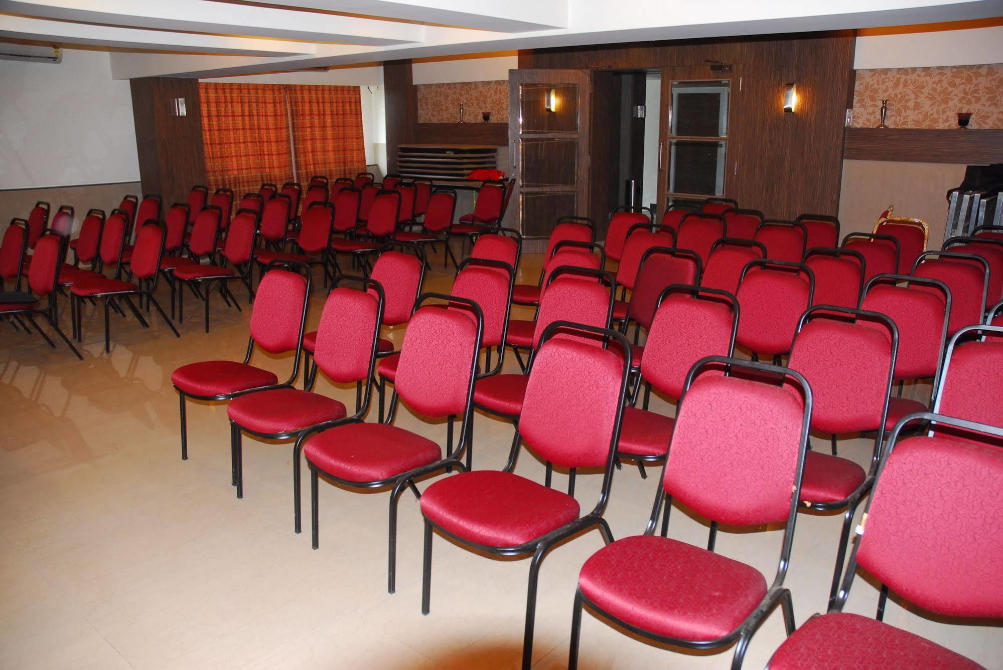 Hotel Mourya Residency Thane Exteriör bild