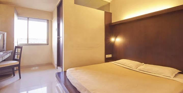 Hotel Mourya Residency Thane Exteriör bild